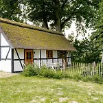 Romantic Nights Under The Thatched Roof Nyaraló
