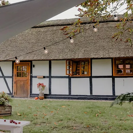 Romantic Nights Under The Thatched Roof Holiday home
