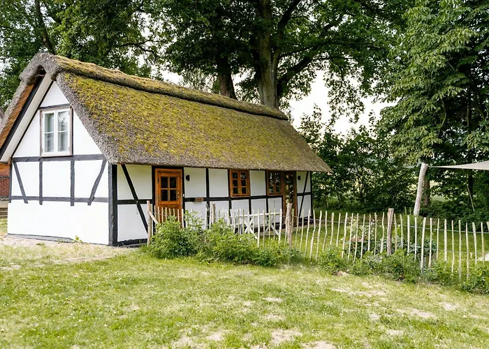 Romantic Nights Under The Thatched Roof Casa de Férias